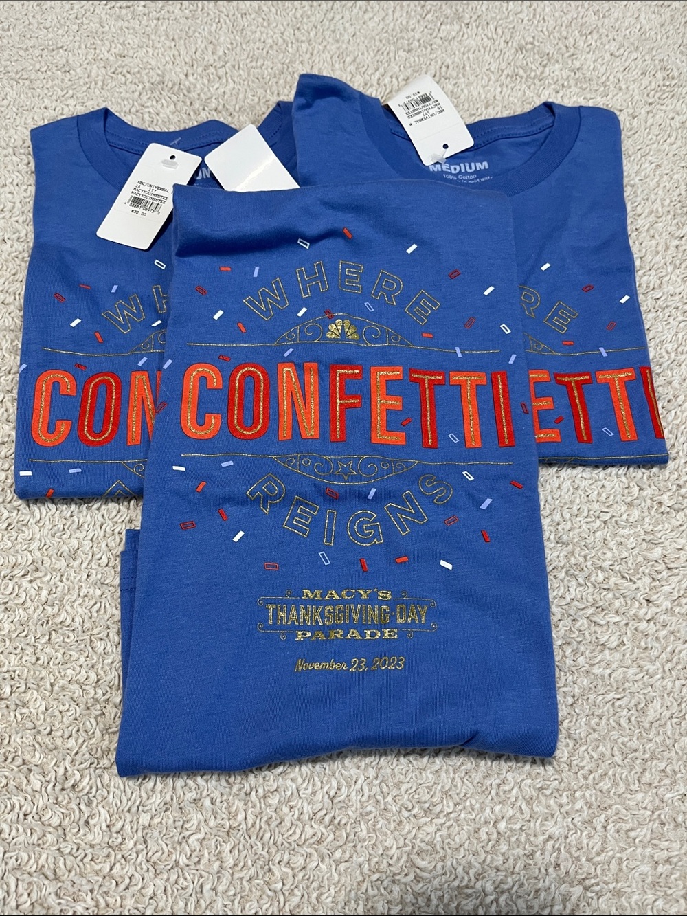 🔥(M)🔥 NWT Macy’s 2023 Tee Bundle( 3)